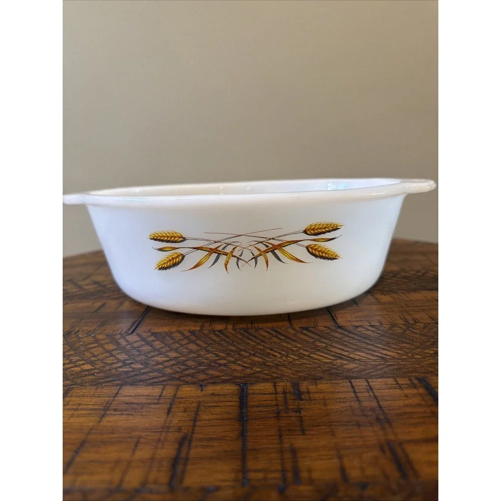 Fire-King Anchor Hocking Vintage Pattern Oval 1 1/2 Qt Casserole Dish - No Lid